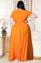 Load image into Gallery viewer, Plus Size 2 Piece Solid Color Short Sleeve Knot Skirt Set
