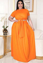 Load image into Gallery viewer, Plus Size 2 Piece Solid Color Short Sleeve Knot Skirt Set
